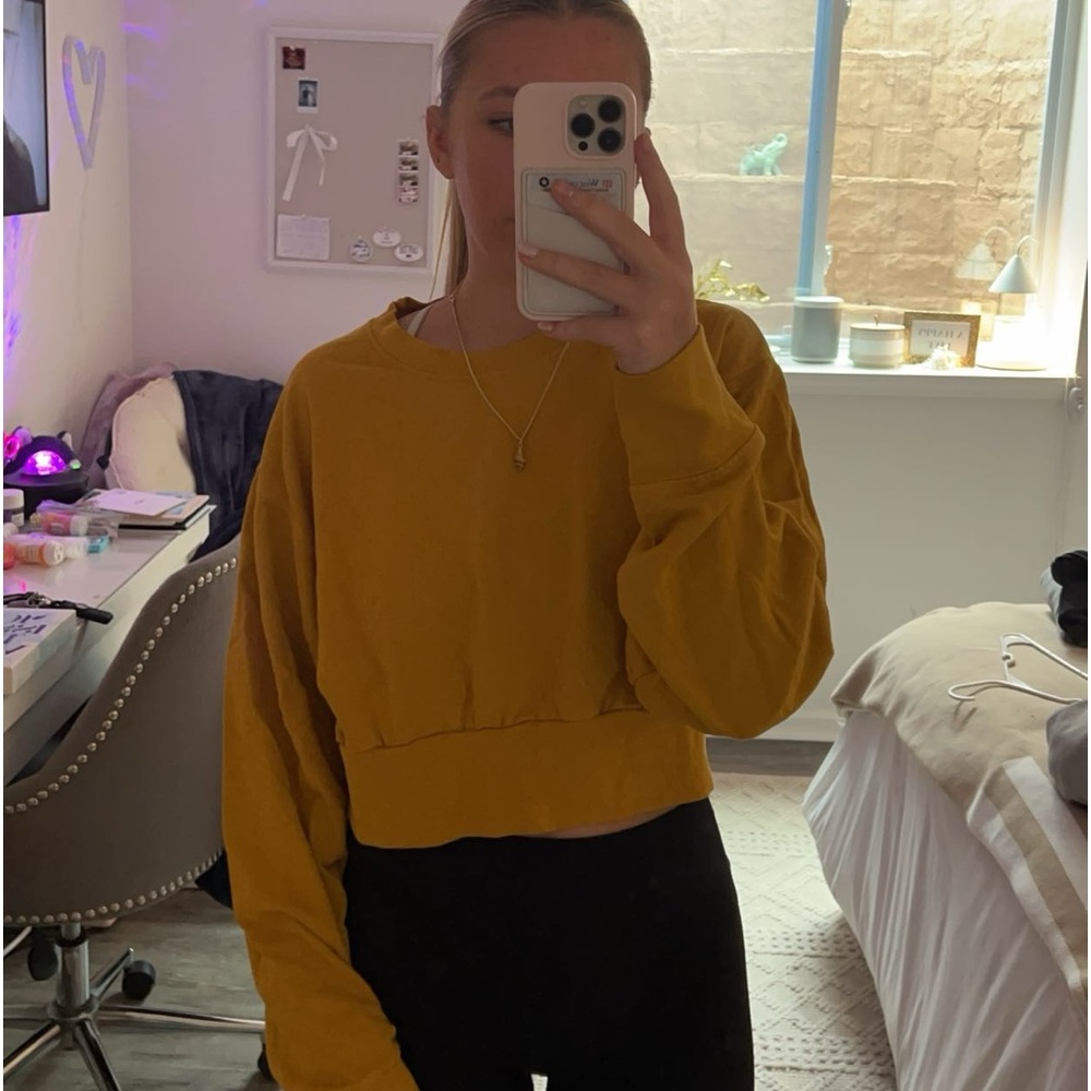 Talentless cropped crew neck